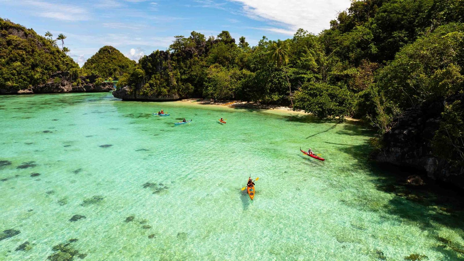 Kayaking in Pianemo lagoon