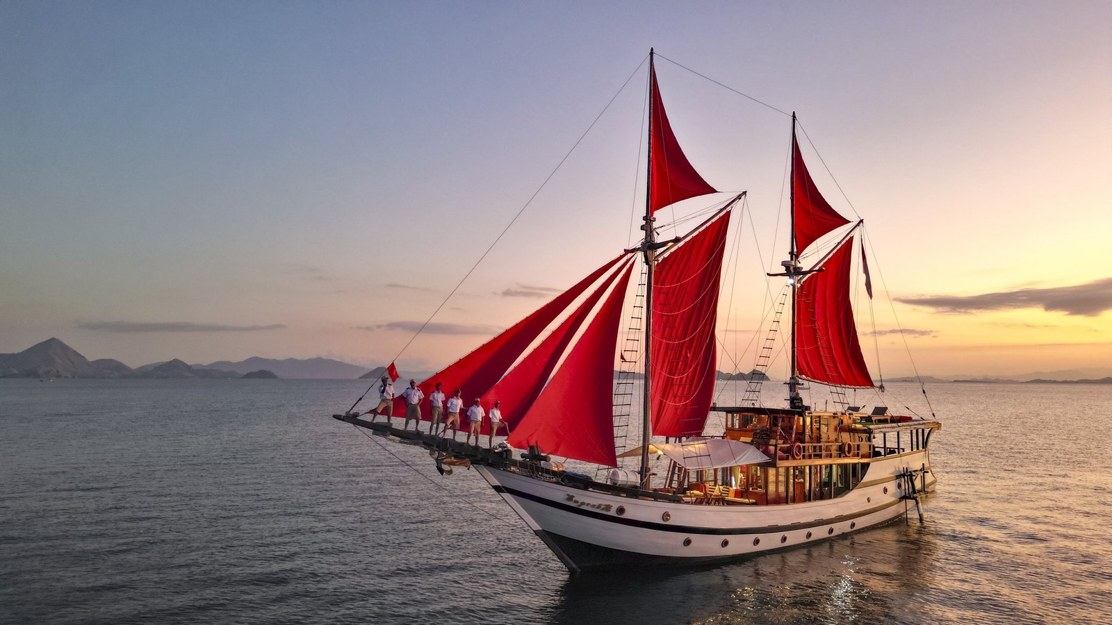 Supraba sailing through Raja Ampat