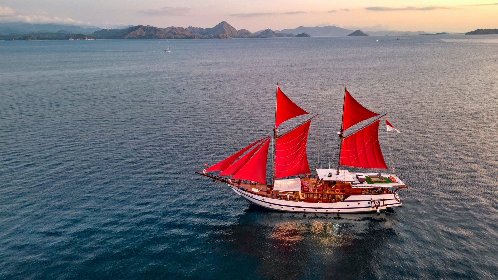 Supraba phinisi under sail in Indonesia